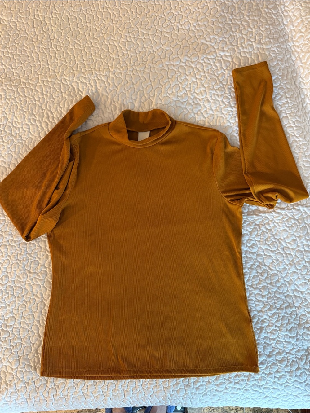 H&M Mustard Ribbed Mock Neck Puff Sleeve Top Size Large EUC